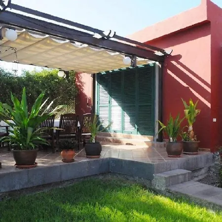 Дом отдыха Agradable Viila Con Piscina Адехе
