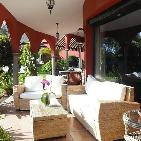 Agradable Viila Con Piscina * Адехе