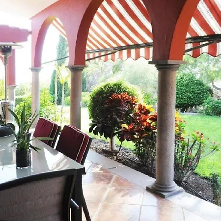 Agradable Viila Con Piscina Дом отдыха *